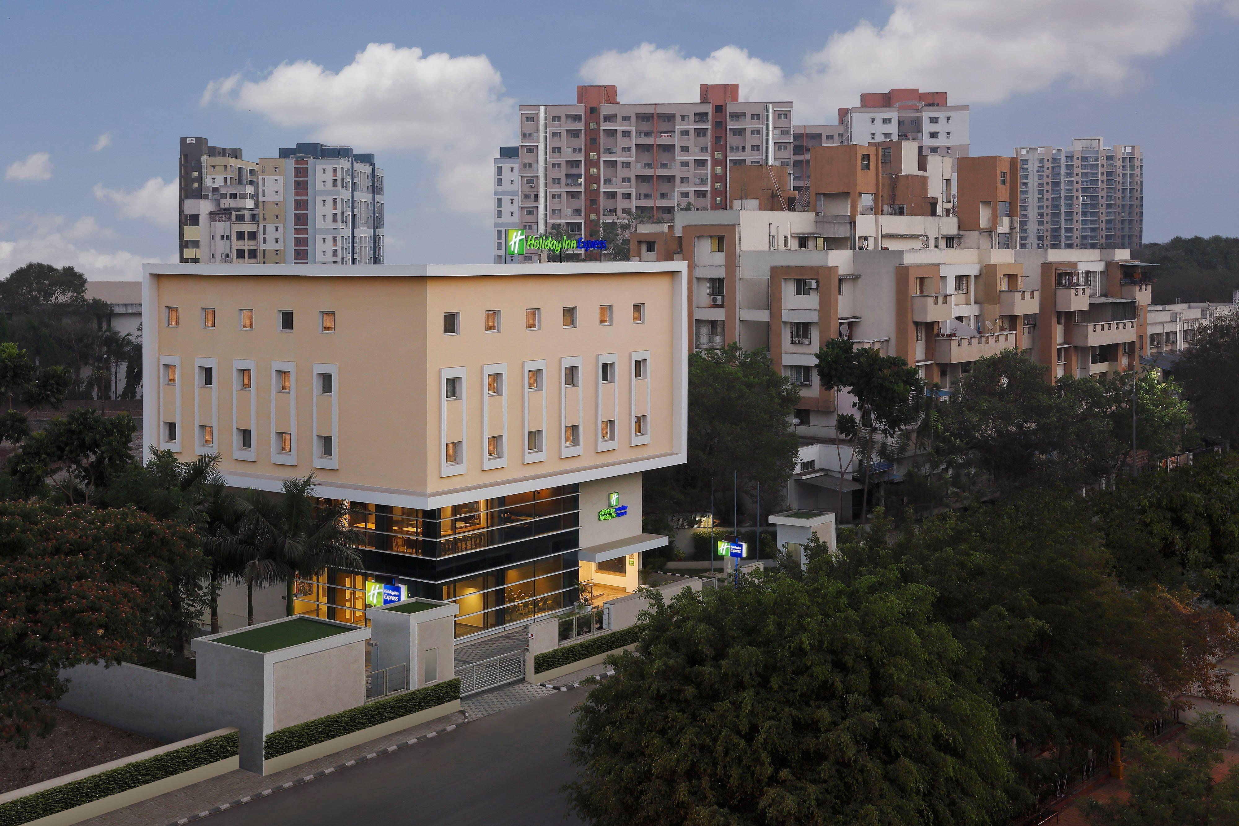 Holiday Inn Express Pune Pimpri By Ihg מראה חיצוני תמונה